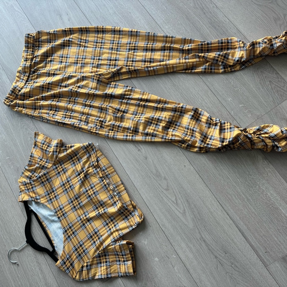 Plaid Set - Picture 3 of 6
